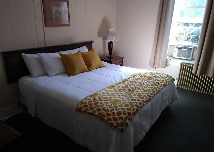 Hotel Wayne